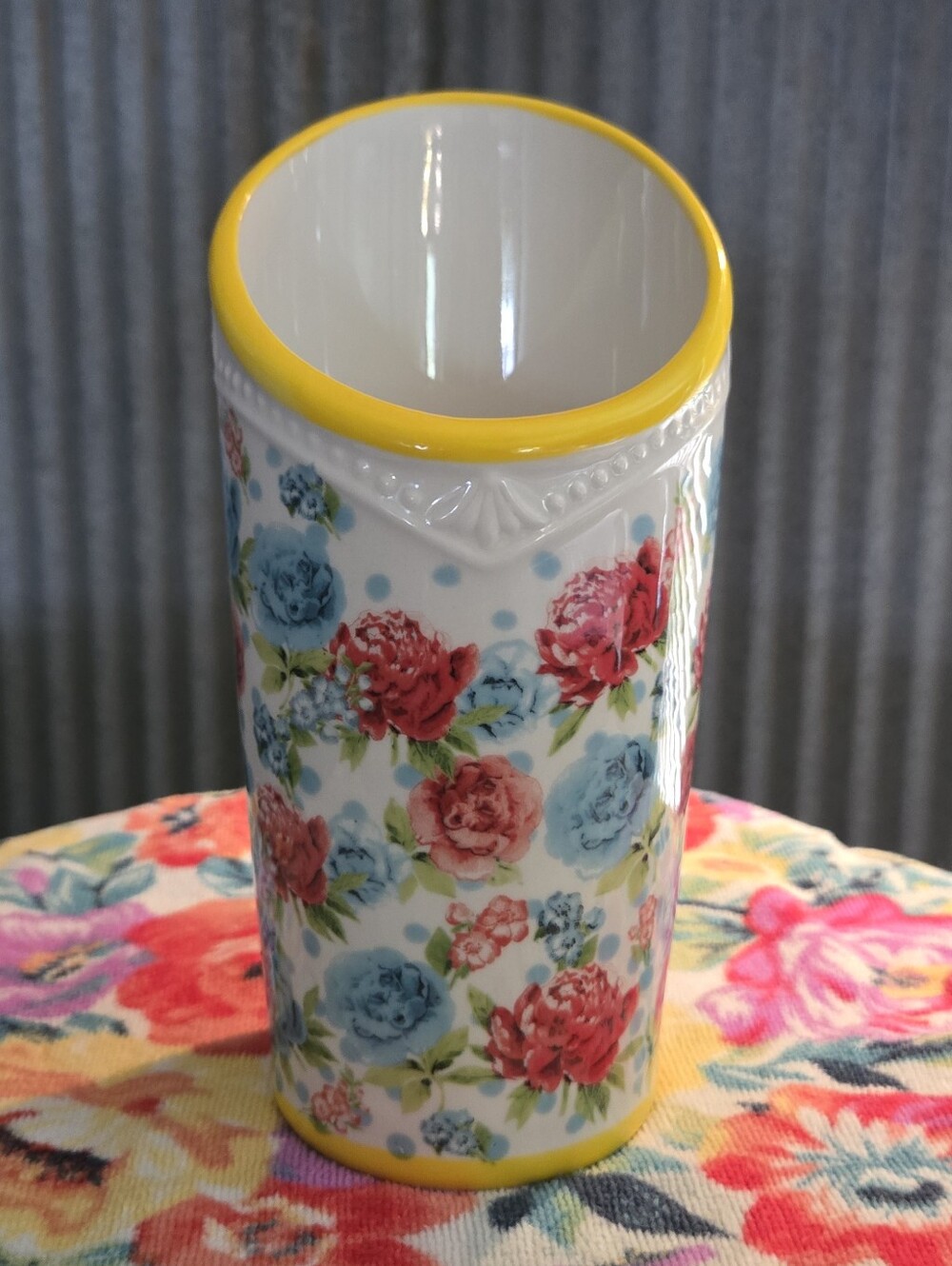 The PIONEER WOMAN Floral Ceramic Utensil Holder with Yellow Trim